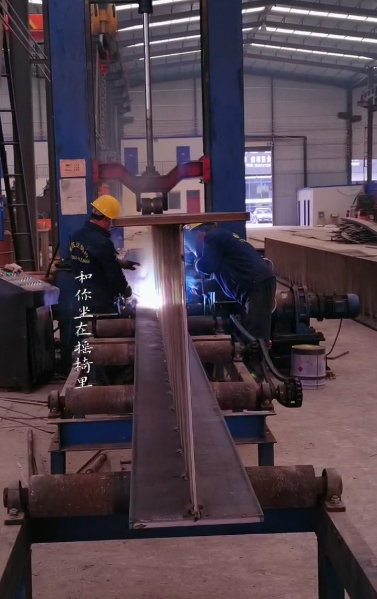 甘肃甘州钢结构厂H型钢组立机